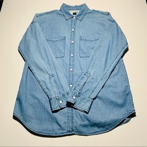 Old Navy jean shirt chambray boyfriend fit size M